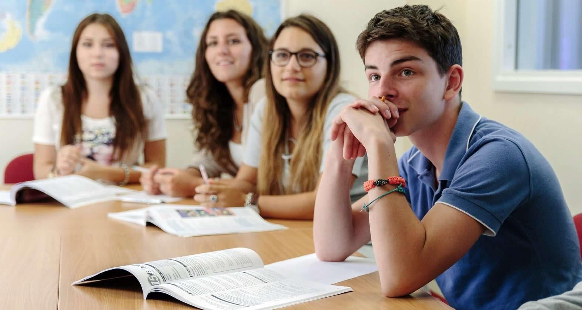 ท่องเที่ยวไร้ขีดจำกัด: ภาษาเปิดประตูสู่ประสบการณ์ใหม่